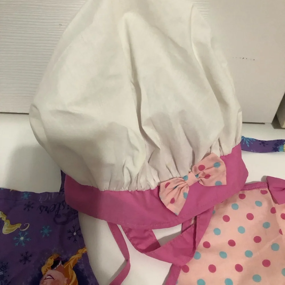 Handmade frozen Anna Elsa apron &‎ Pink Kids' Apron & hat Set cooking baking fun